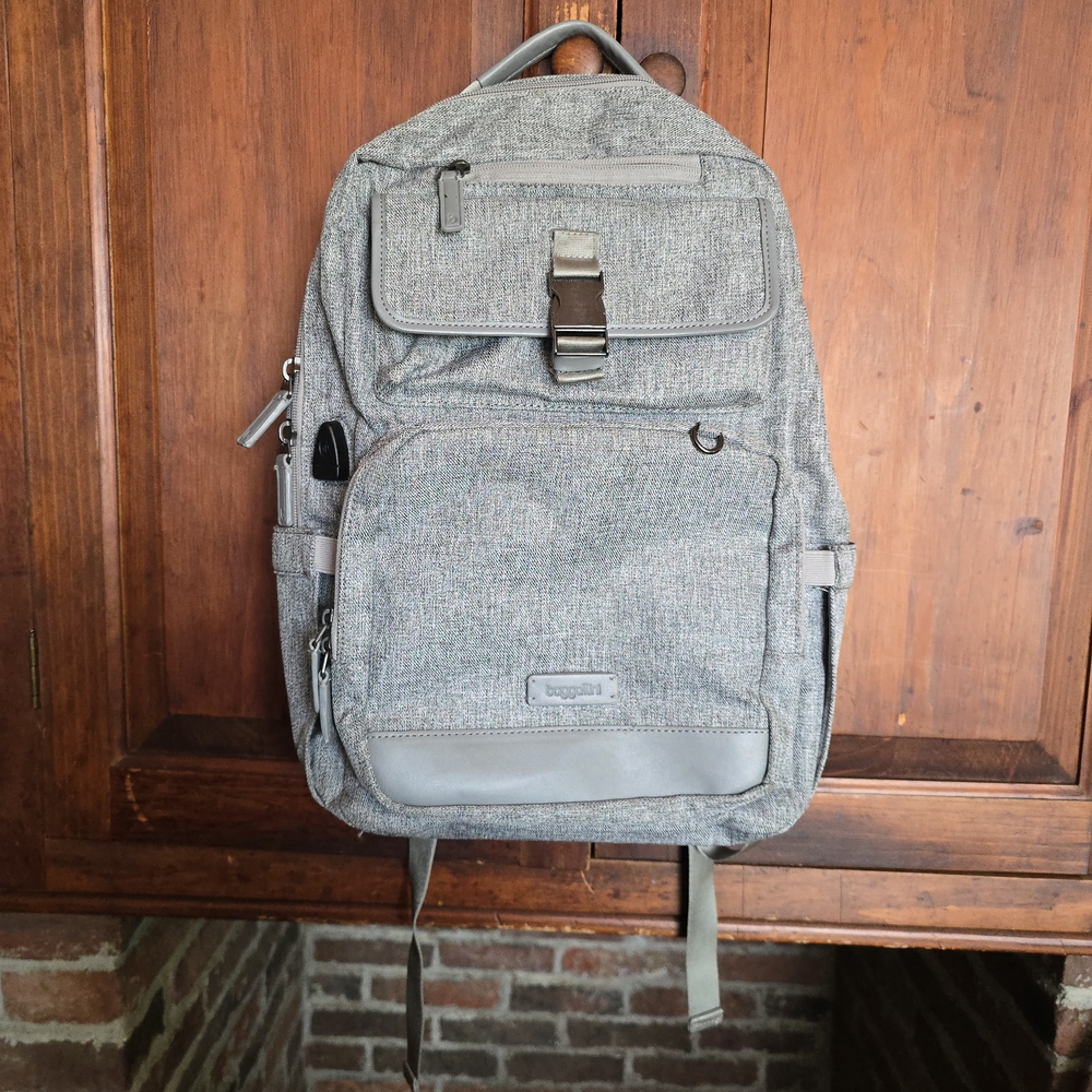 Baggallini Commuter Laptop Backpack - Light Grey
